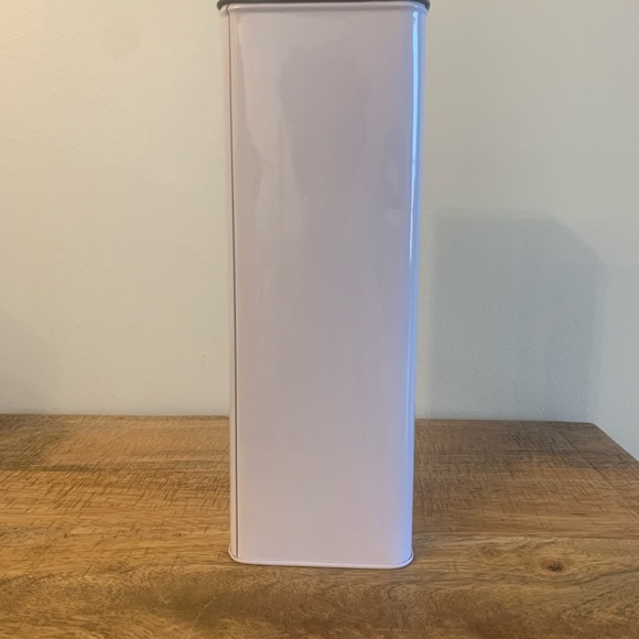 SOLD ON Ⓜ️!! Rae Dunn Spaghetti Tin - Picture 4 of 6